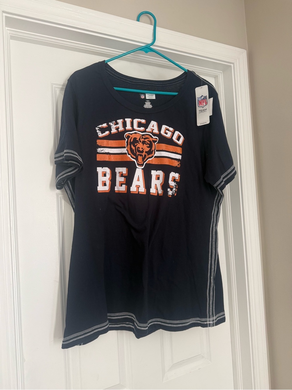 NFL Chicago Bears Navy Short Sleeve womenâs Tee with Orange & White Logo Size 1X